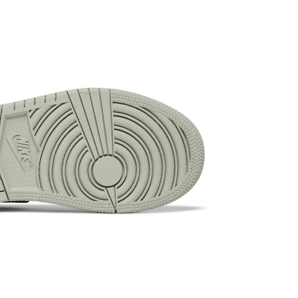 Air-Jordan-1-Mid-‘Light-Smoke-Grey’-PS-(2022)-9