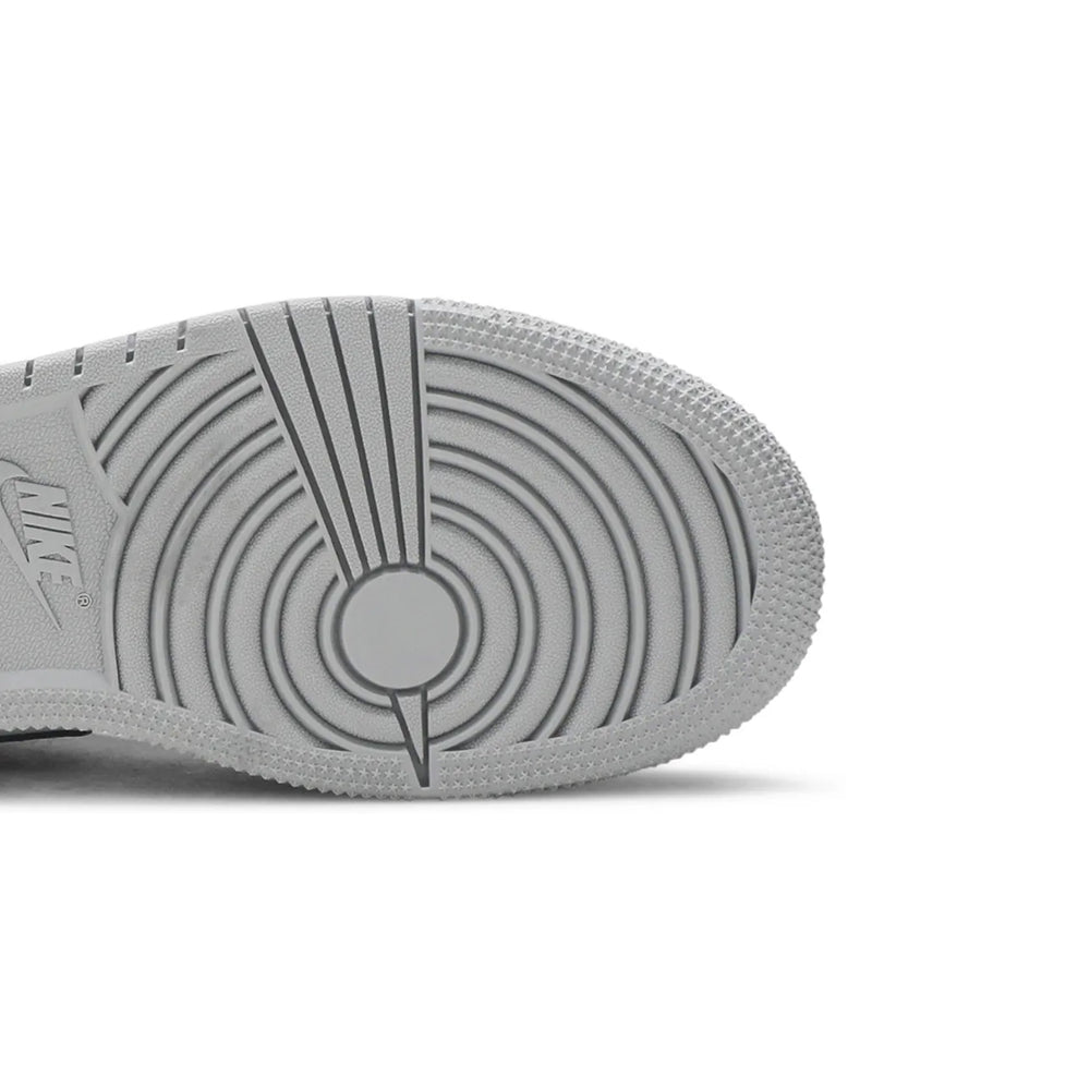 Air-Jordan-1-Mid-‘Smoke-Grey’-GS-sole-close-up
