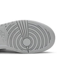 Air-Jordan-1-Mid-‘Smoke-Grey’-GS-sole-close-up