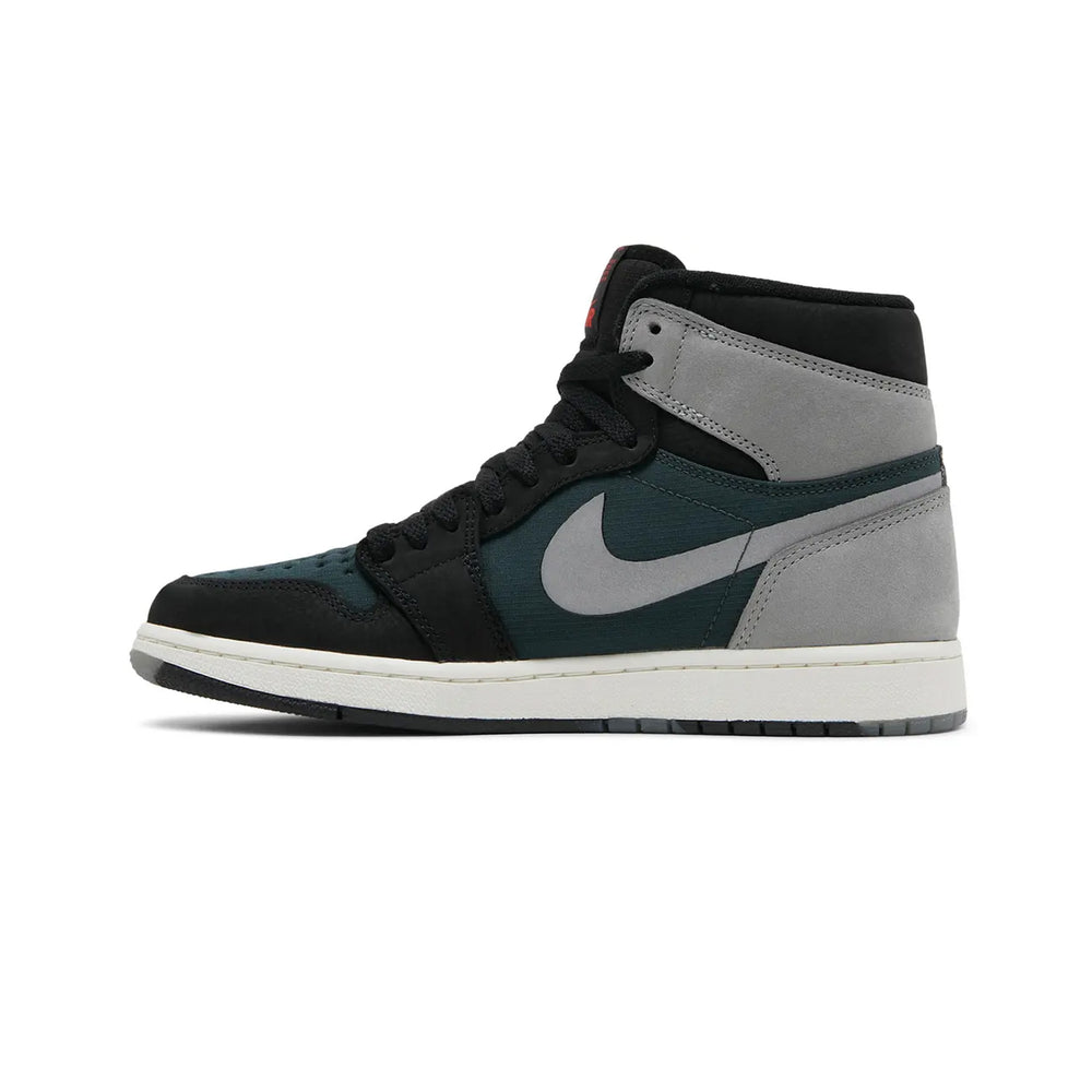 Air-Jordan-1-Retro-High-Element-Gore-Tex-Black-Particle-Grey-2021-3