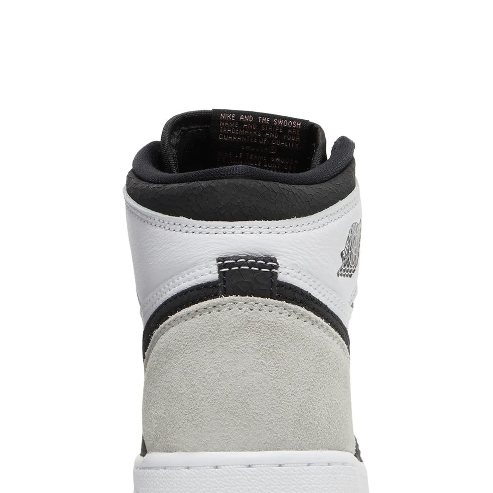 Air-Jordan-1-Retro-High-OG-‘Stage-Haze’-GS-(2022)-back-close-up