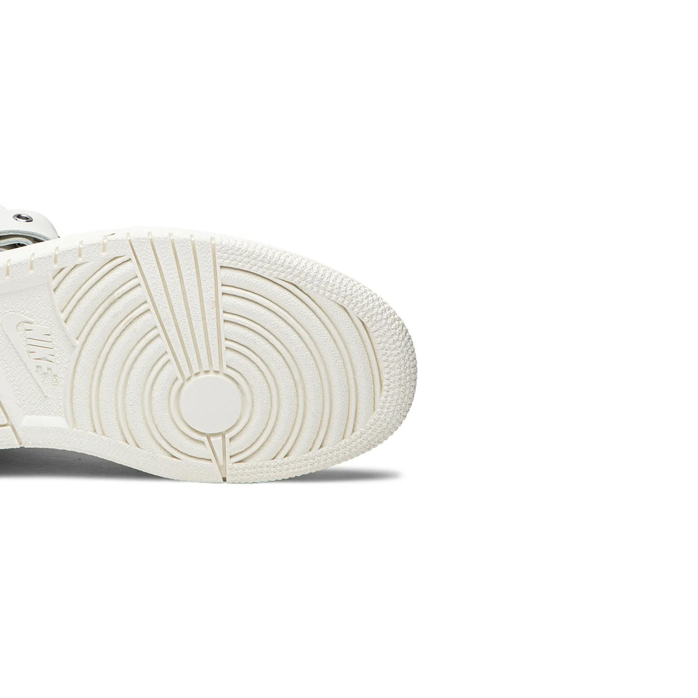 Air-Jordan-1-Retro-High-‘Comme-des-Garcons-White’-(2019)-8