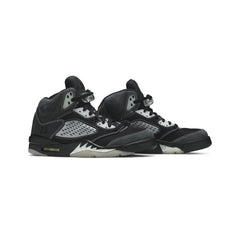 Air-Jordan-5-Retro-‘Anthracite’-(2021)-front-side