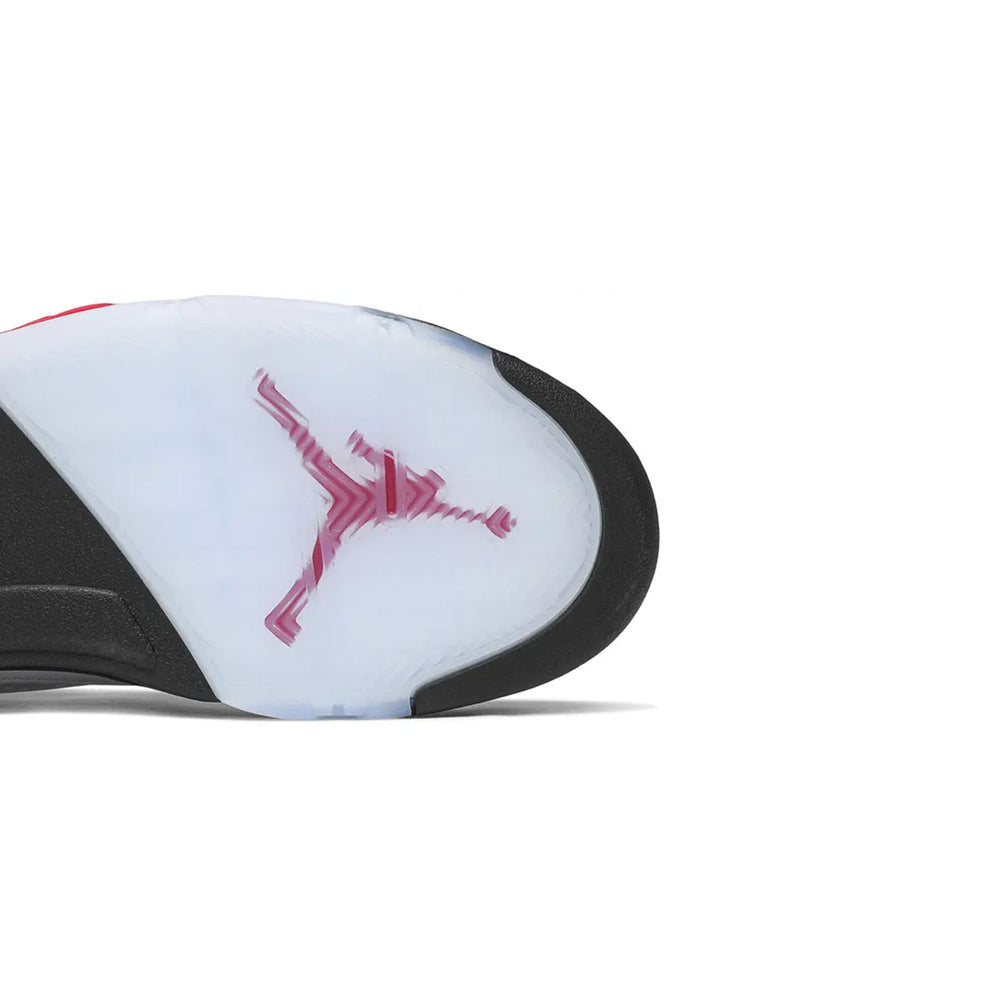 Air-Jordan-5-‘Fire-Red’-(2020)-(New)-sole-close-up