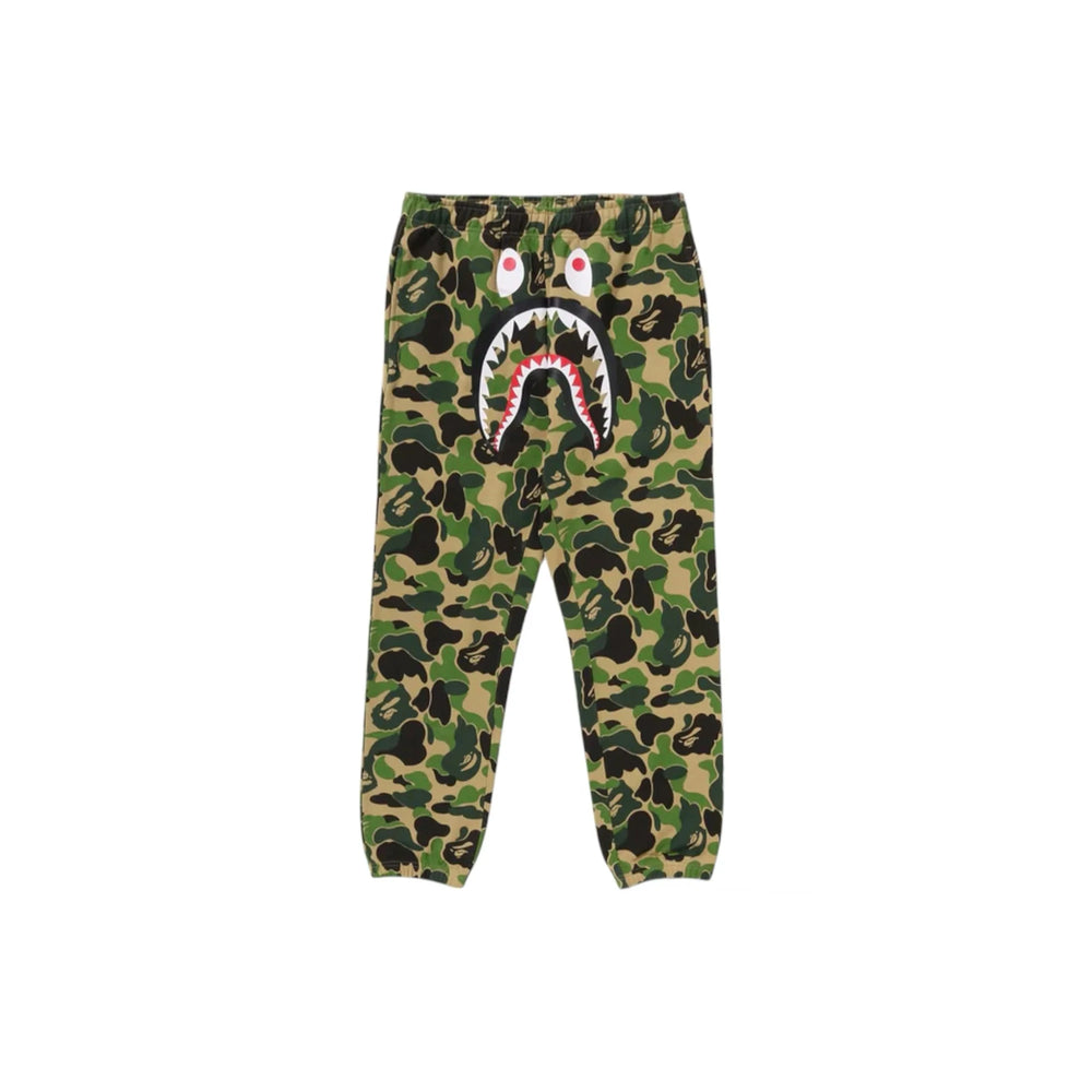 bape_abc_camo_shark_regular_fit_sweatpants_green_2025_1
