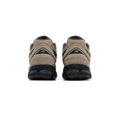 new_balance_2002r_driftwood_black_2023_4