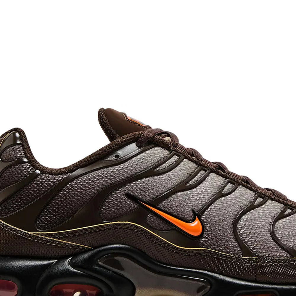 nike_air_max_plus_tn_baroque_brown_safety_orange_2025_6