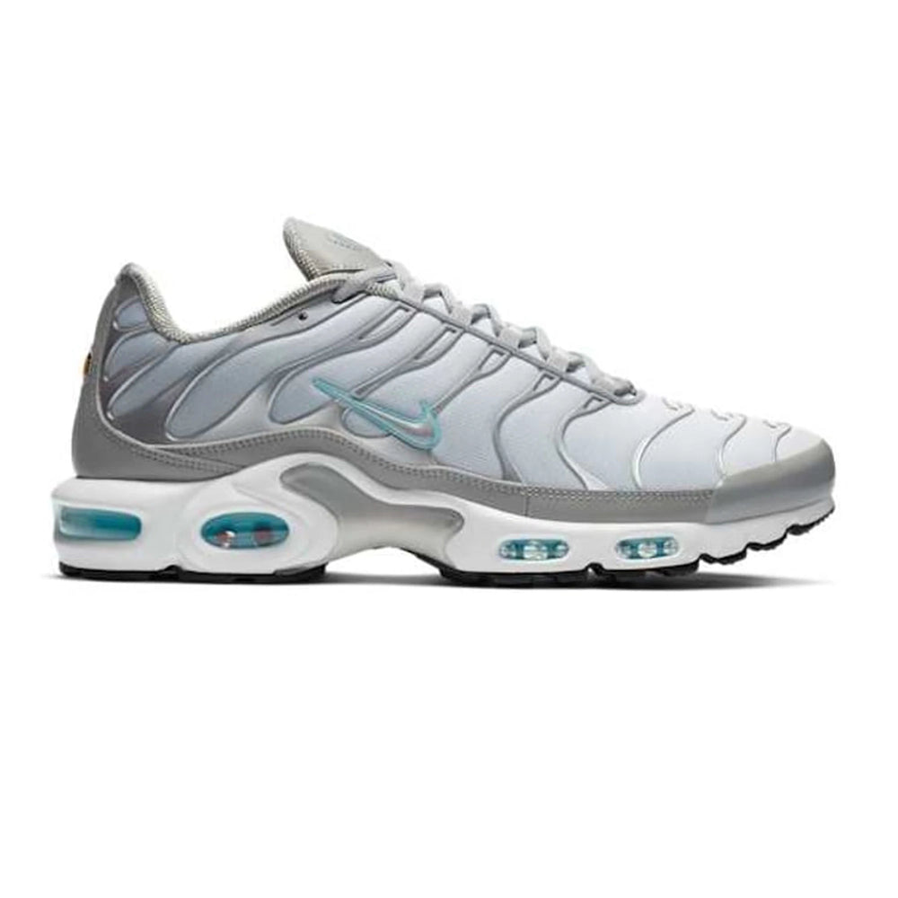 Nike-Air-Max-Plus-TN-Light-Smoke-Grey-Glacier-Ice-2020-1