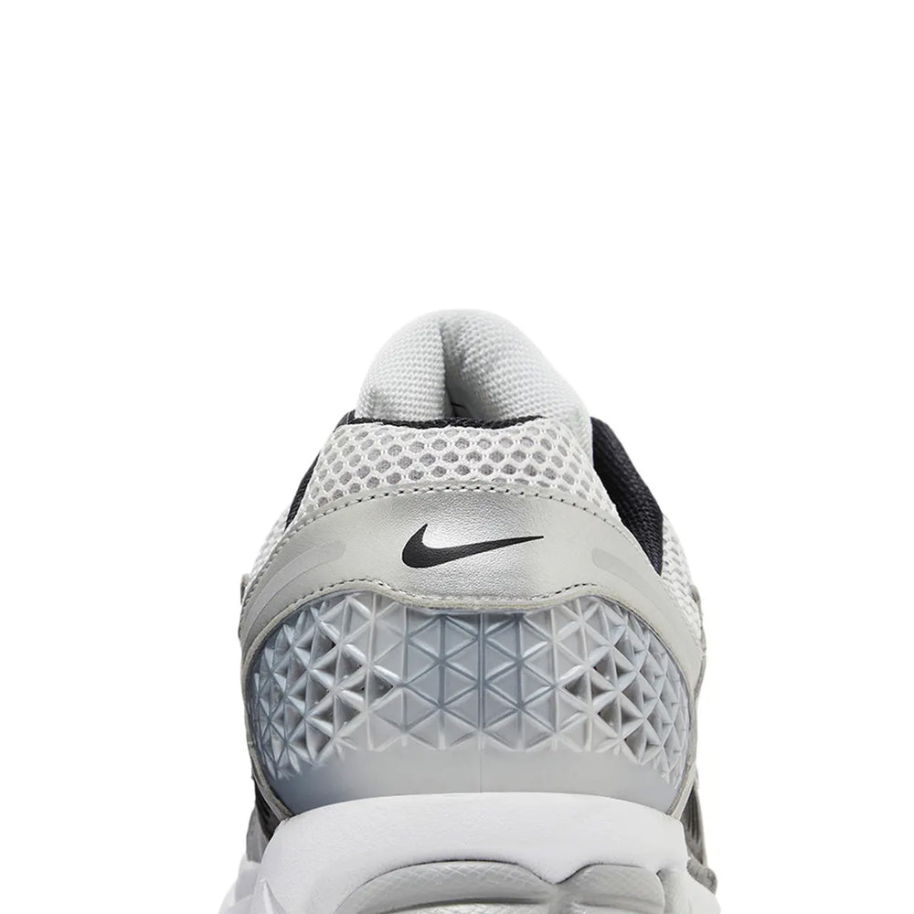 Nike-Air-Zoom-Vomero-5-Metallic-Silver-Black-7