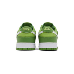 Nike-Dunk-Low-‘Chlorophyll’-(2022)-4