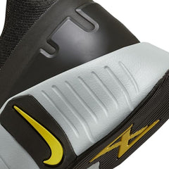 Nike-Free-Metcon-5-‘Sequoia-High-Voltage’-(2023)-heel-close-up