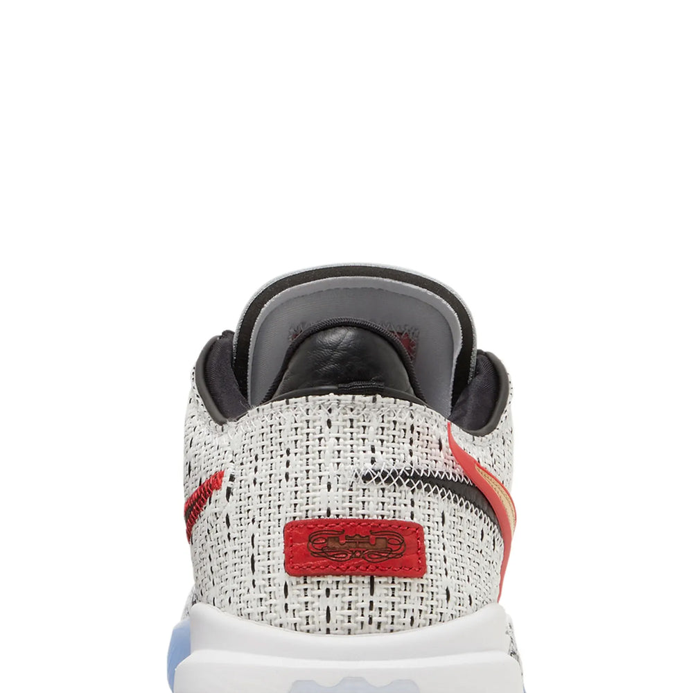 Nike-LeBron-20-‘The-Debut’-(2022)-7a