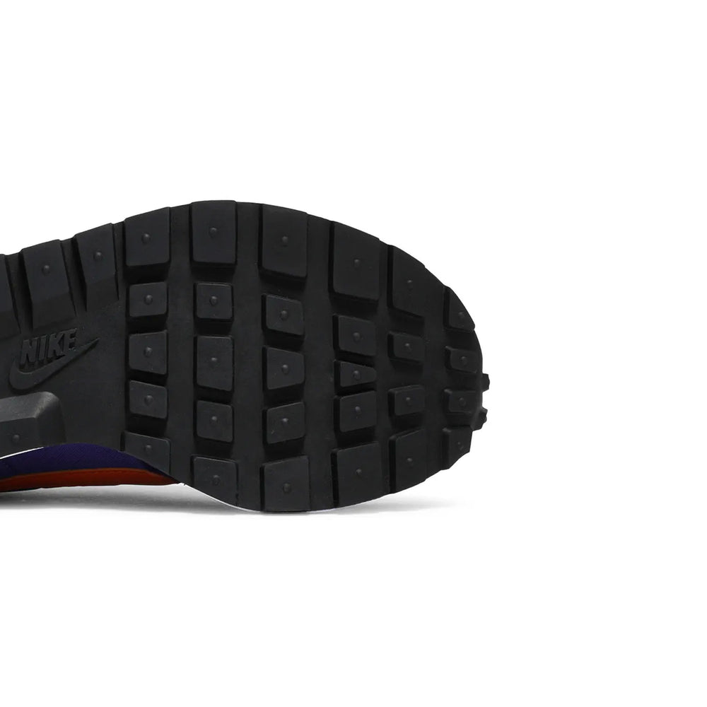 Nike-Vaporwaffle-x-Sacai-‘Dark-Iris’-sole-close-up