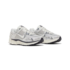 Zoom Vomero 5 'Photon Dust Metallic Silver' W (2023)