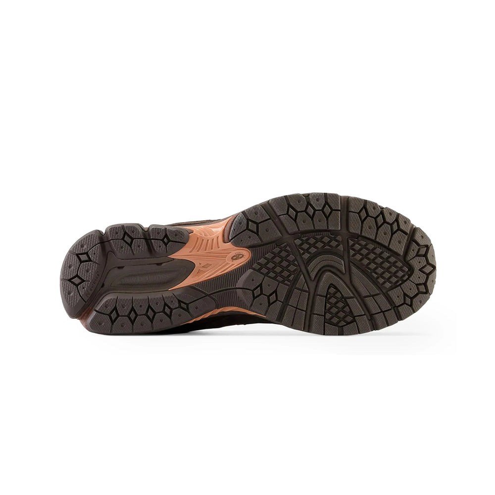 new_balance_2002r_chocolate_2024_12
