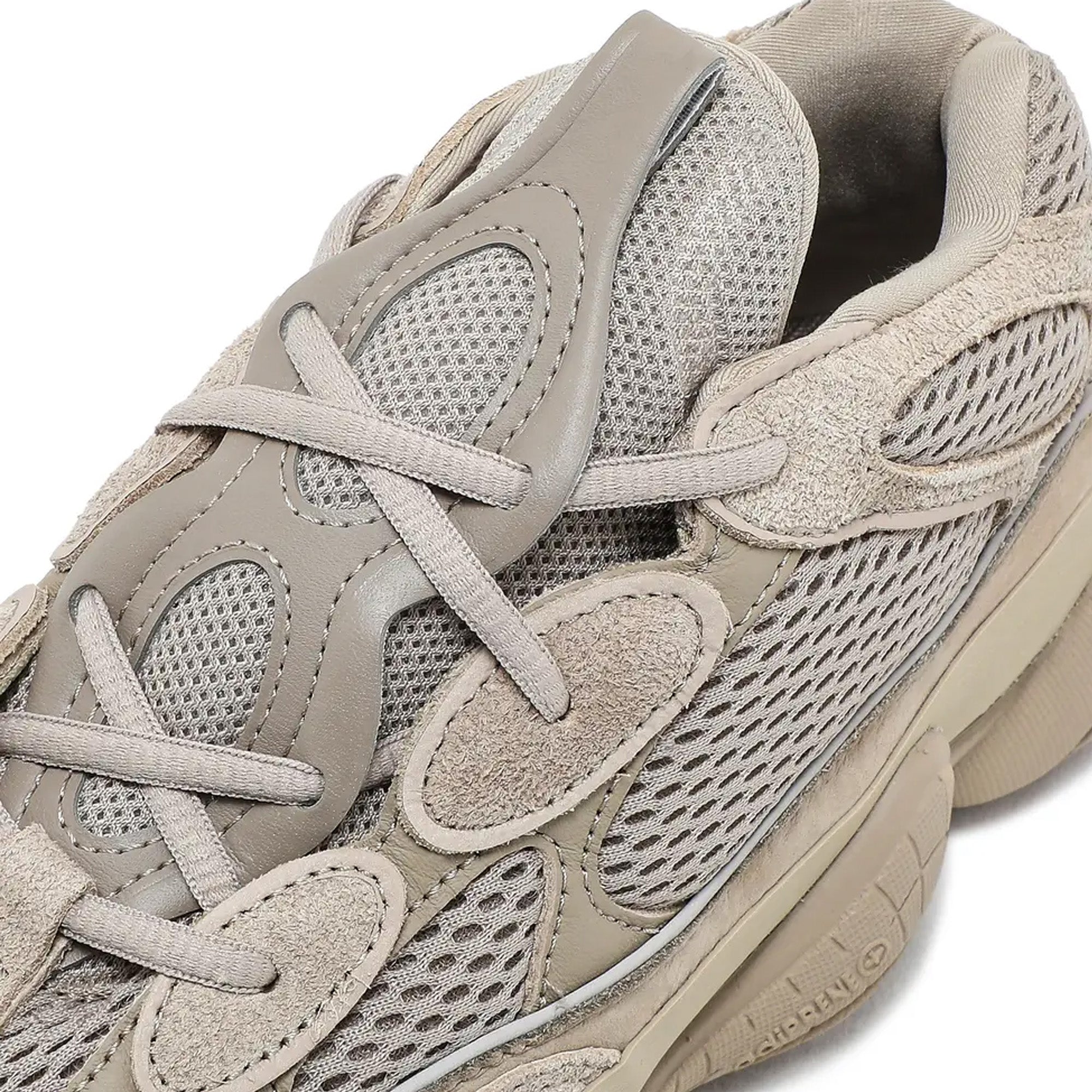 Adidas-Yeezy-500-‘Taupe’-tongue-close-up