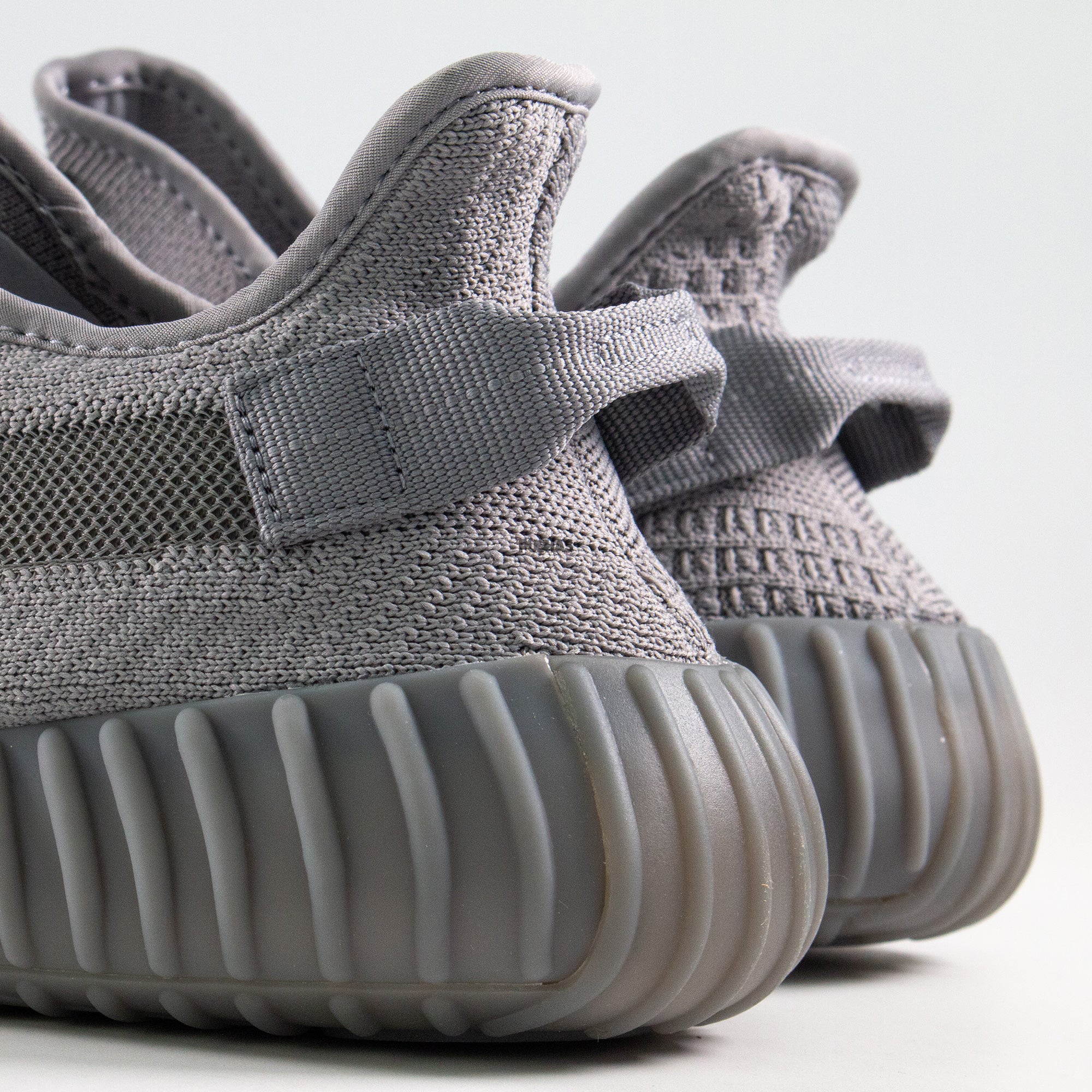 Adidas-Yeezy-Boost-350-V2-Steel-Grey-2024