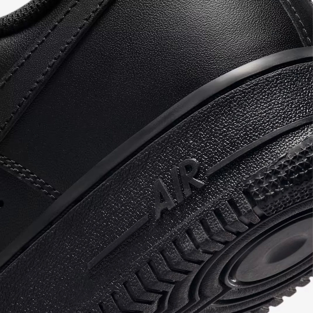 air_force_1_low_07_black_black_2022_7