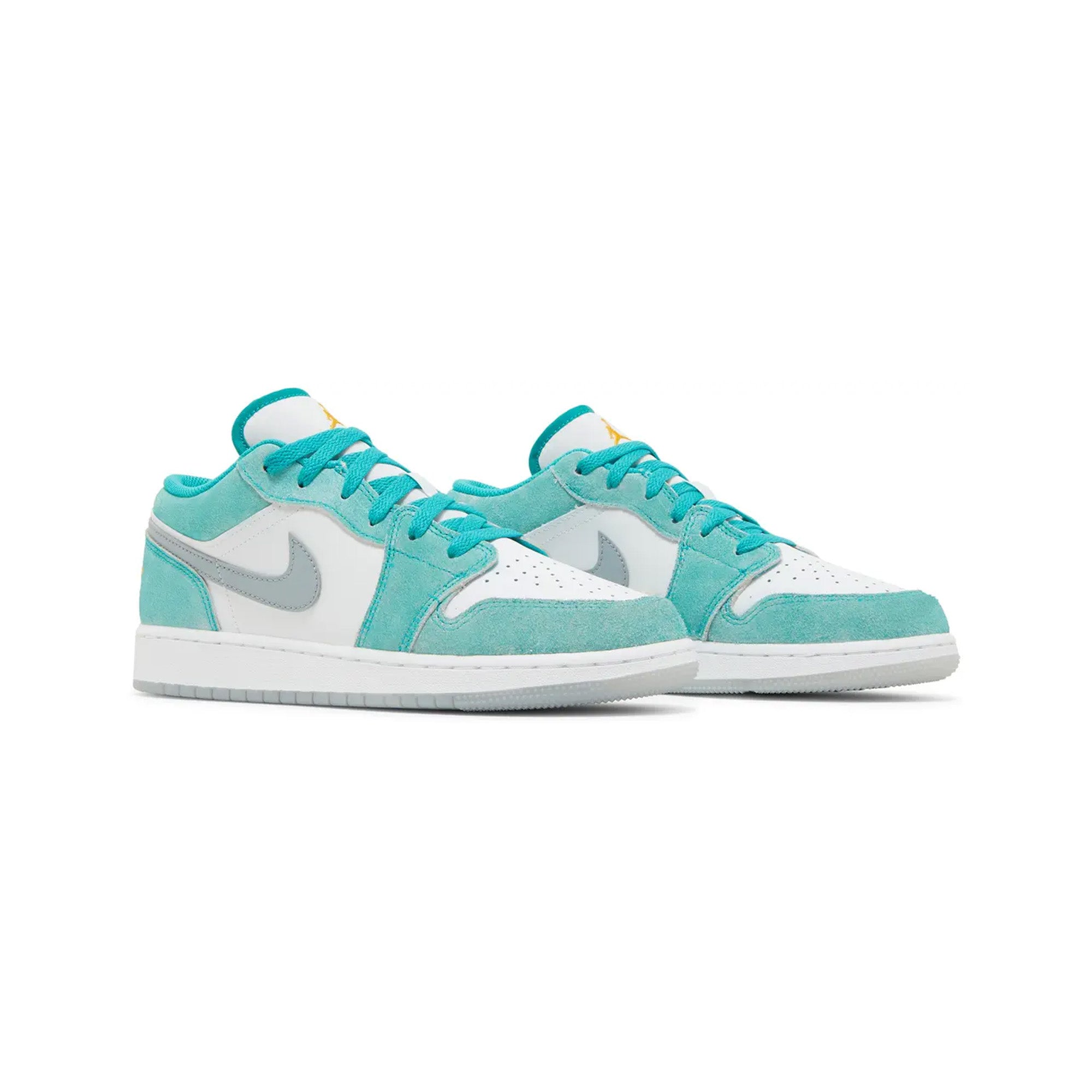 Air-Jordan-1-Low-‘Emerald’-GS-(2022)-front-side