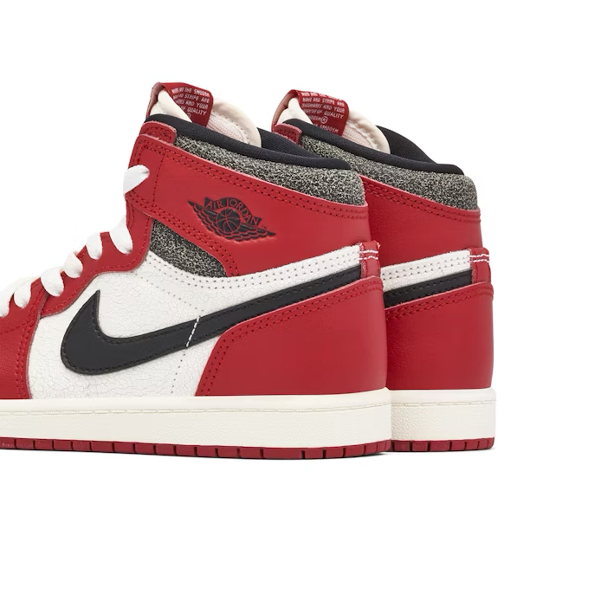 Air-Jordan-1-Retro-High-OG-Chicago-‘Lost-and-Found’-PS-(2022)-back-close-up