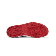 Air-Jordan-1-Retro-Low-Golf-‘Chicago’-(2021)-sole-close-up