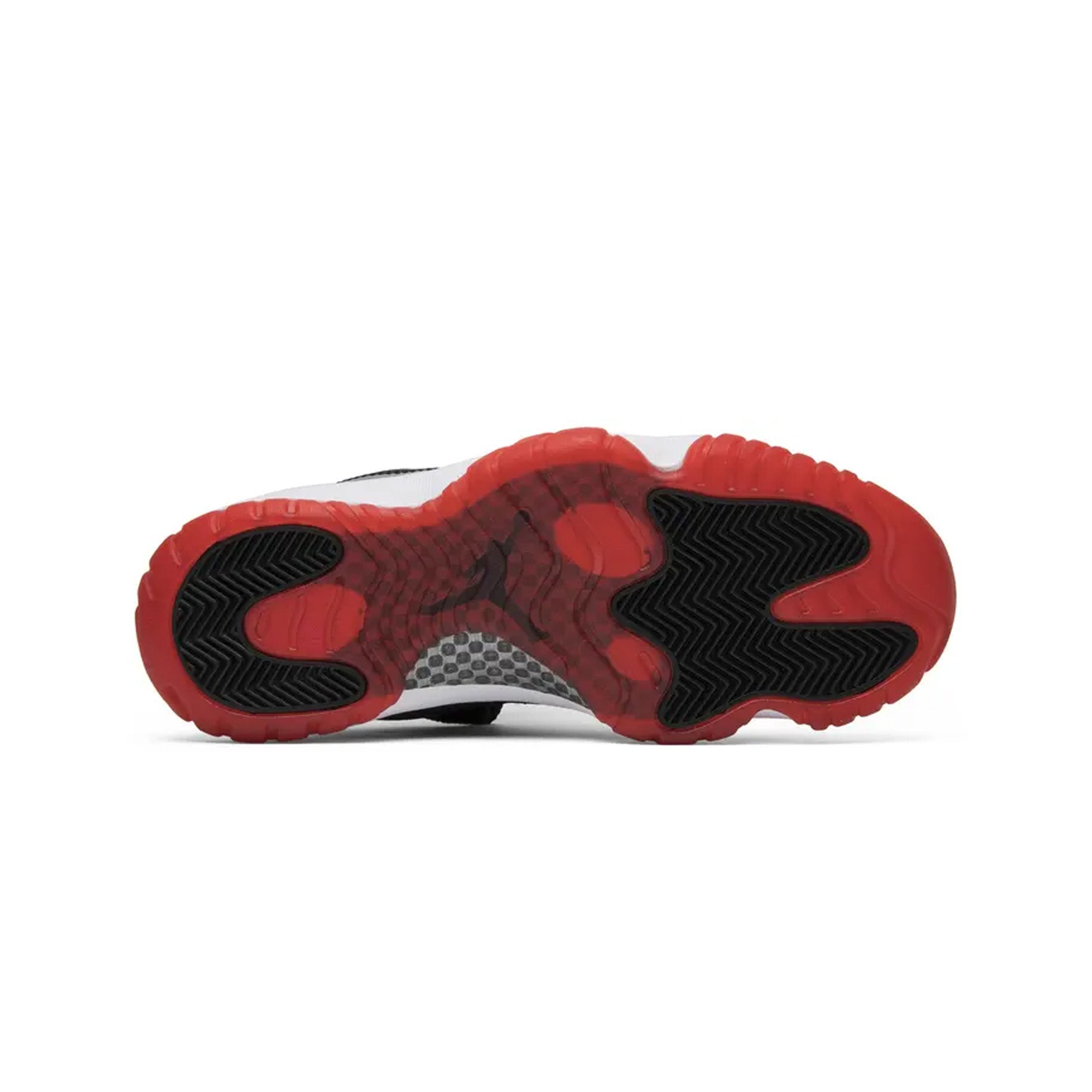 Air-Jordan-11-Retro-Low-‘Bred’-(2015)-5