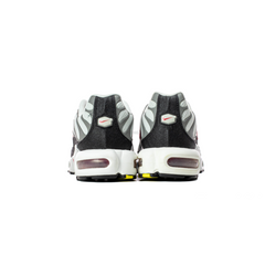 Air-Max-TN-Plus-Photon-Dust-Varsity-Red-2022-back