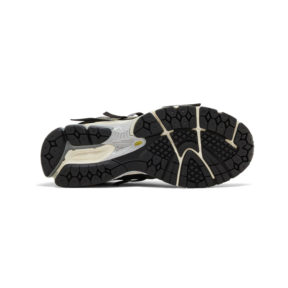 new_balance_1906a_olive_juice_sea_salt_woodland_2025_4