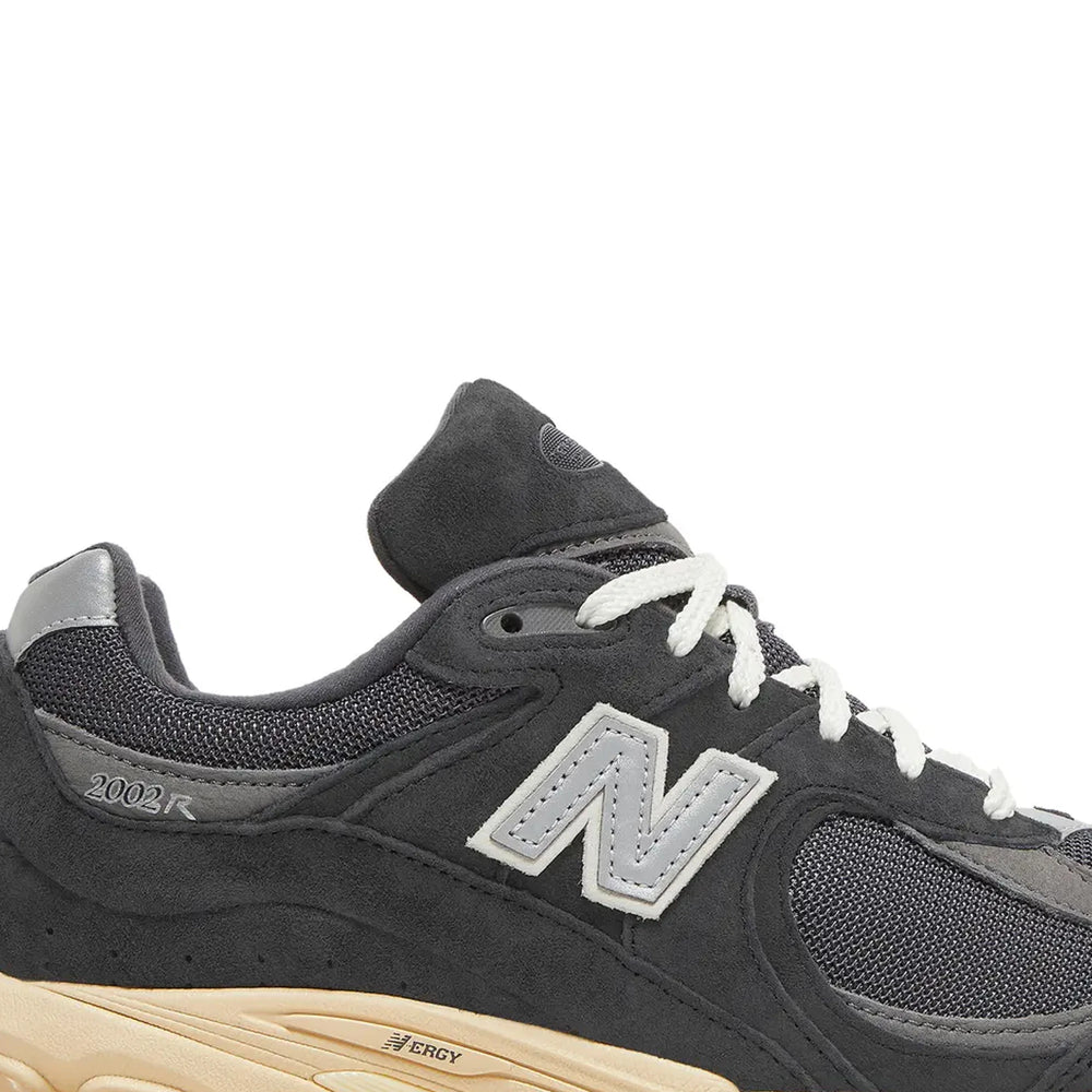 new_balance_2002r_black_dark_grey_2022_7