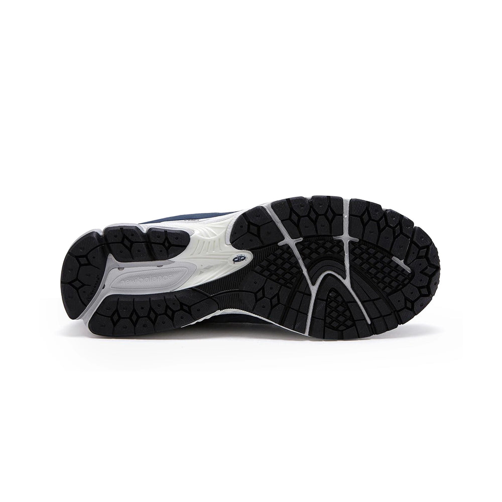 new_balance_2002r_dark_navy_black_2024_6