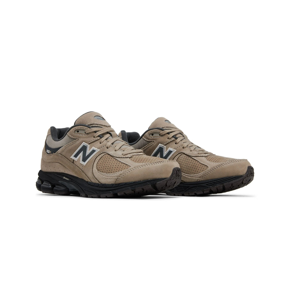 new_balance_2002r_driftwood_black_2023_2