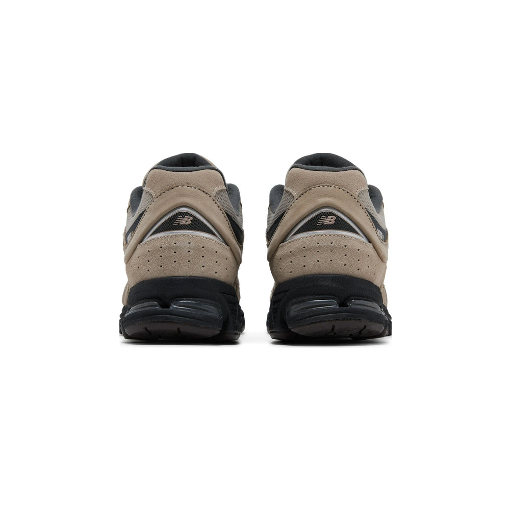 new_balance_2002r_driftwood_black_2023_4