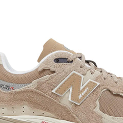 New-Balance-2002R-Protection-Pack-‘Driftwood’-side-close-up