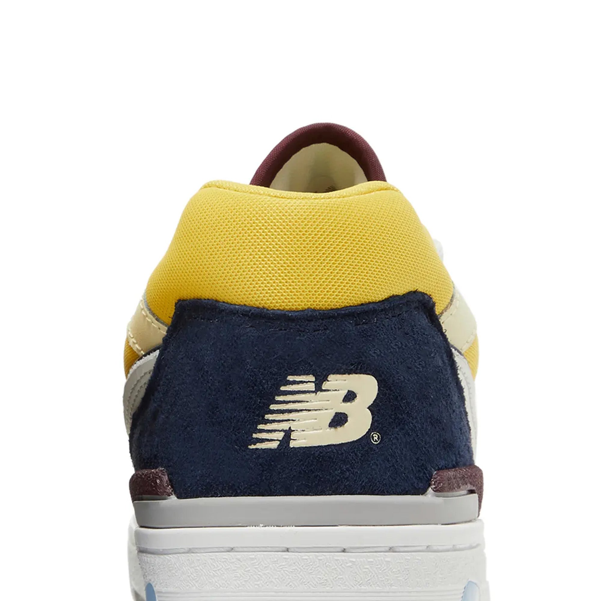 New-Balance-550-‘Marquette’-(2022)-back-close-up