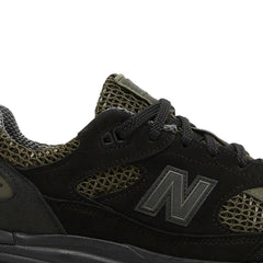 New-Balance-991v2-MiUK-X-Stone-Island-'Black'-(2023)-side-close-up