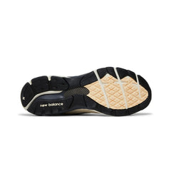 New-Balance-Teddy-Santis-x-990v3-Made-in-USA-Moonbeam-5