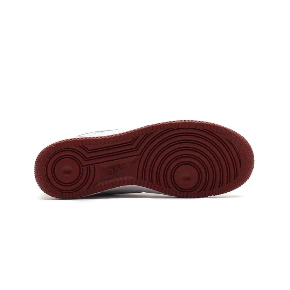 nike_air_force_1_low_07_lv8_white_team_red_2025_6