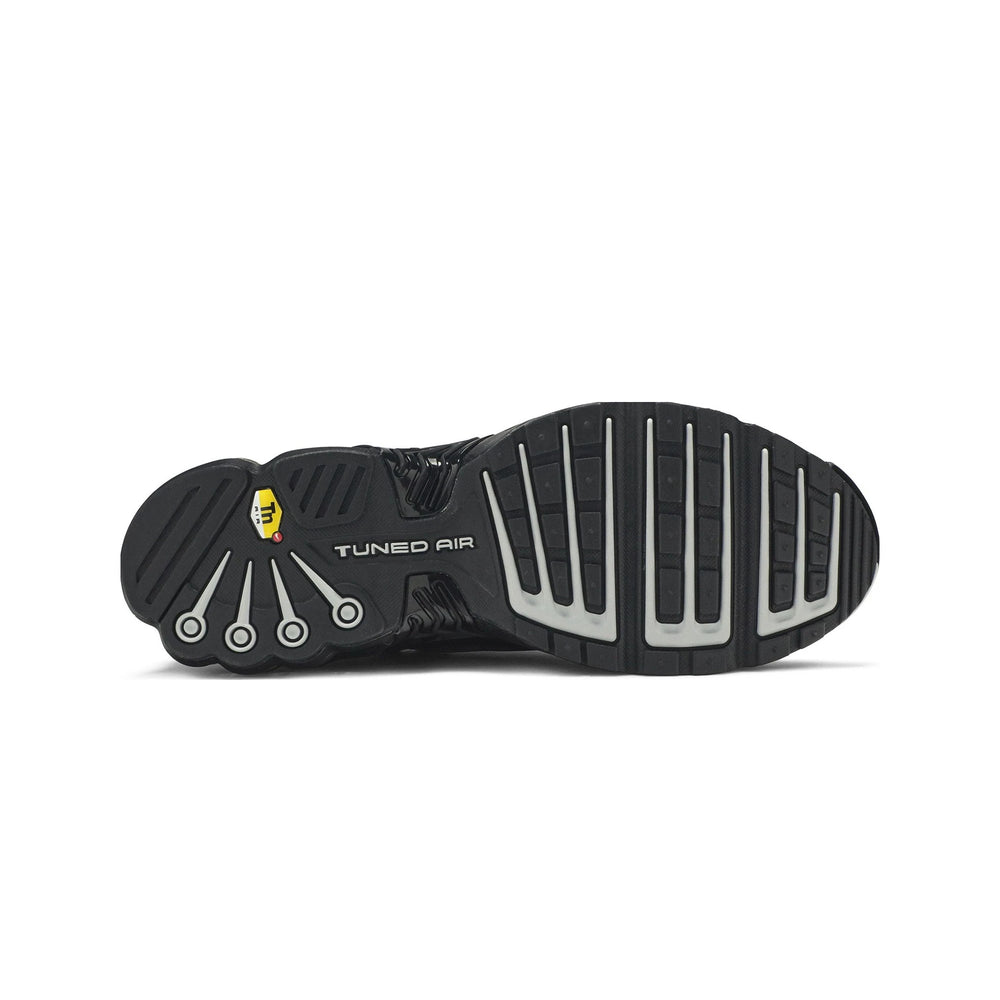 nike_air_max_plus_3_black_wolf_grey_2019_5