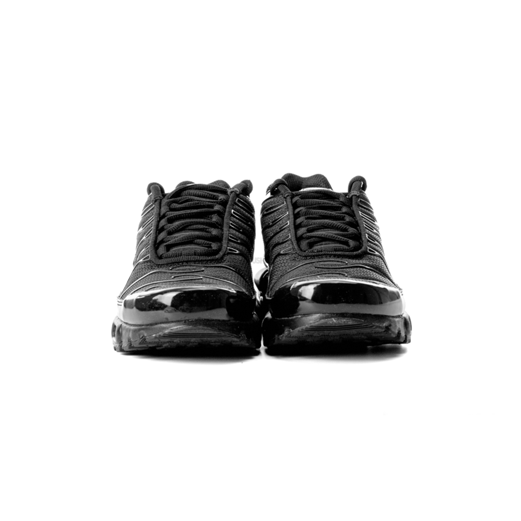 Nike-Air-Max-TN-Plus-Triple-Black-2017-front