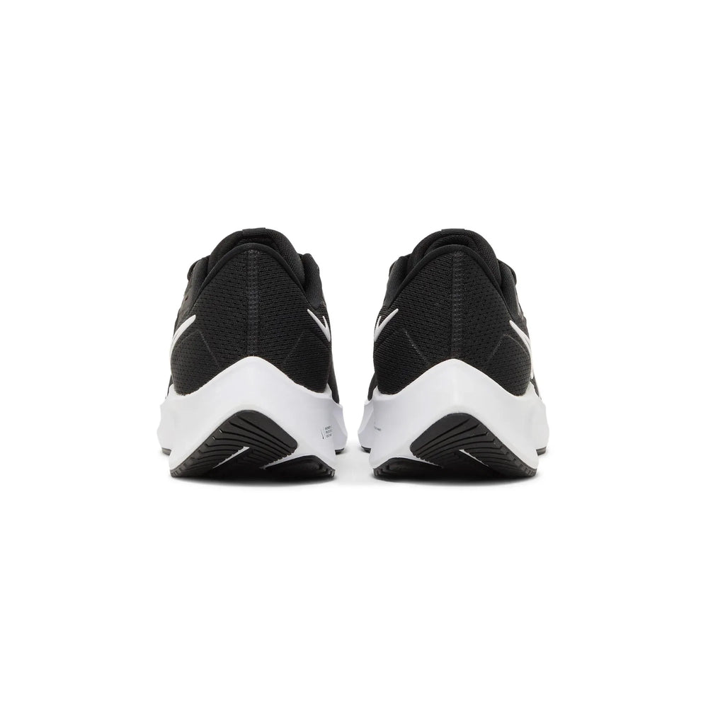 nike_air_zoom_pegasus_38_black_white_2021_4