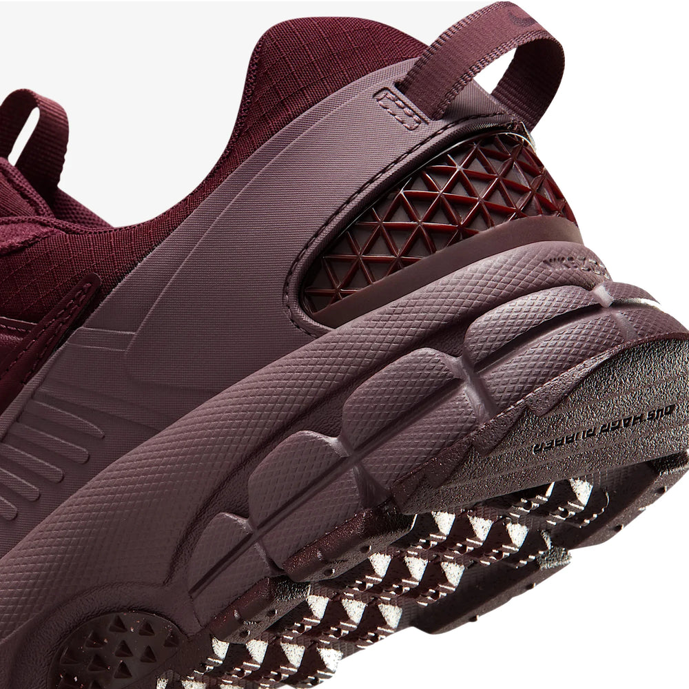 nike_air_zoom_vomero_roam_tattoo_dark_team_red_womens_2025_7