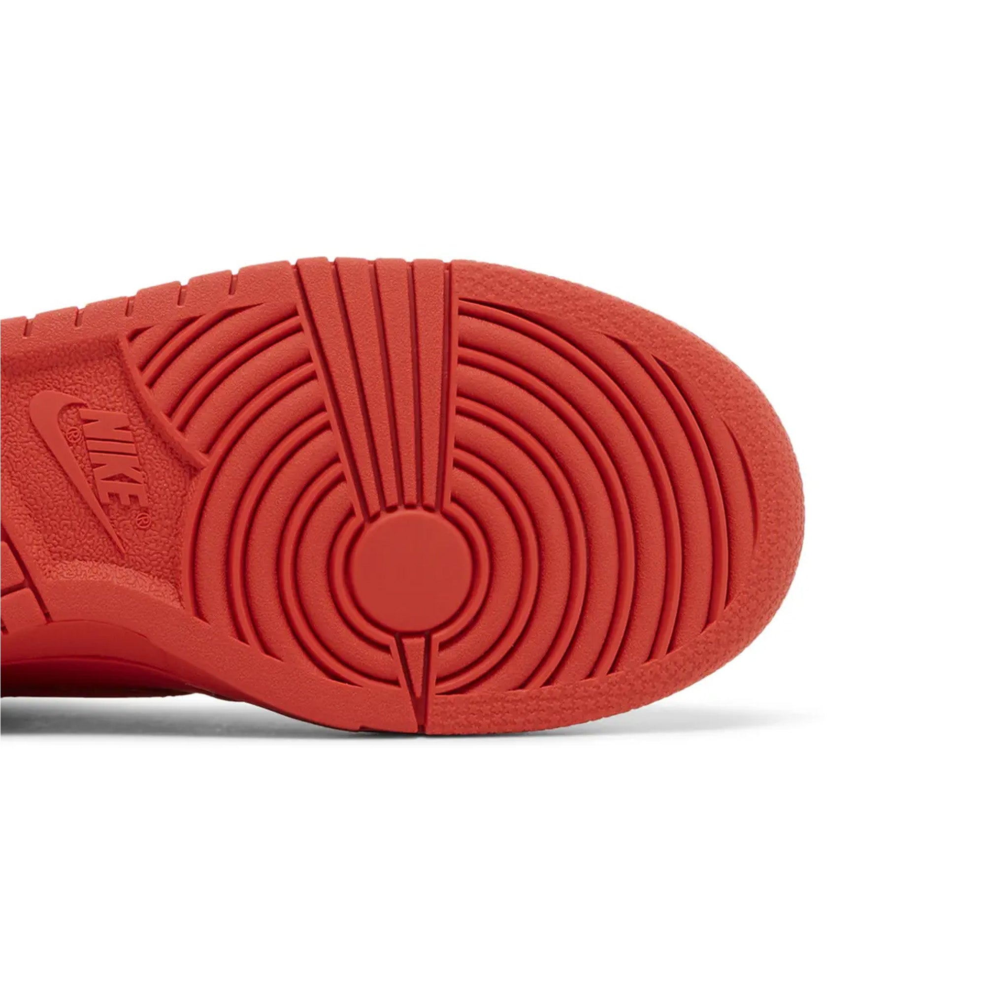 Nike-Dunk-Low-'Track-Red'-GS-(2023)-sole-close-up