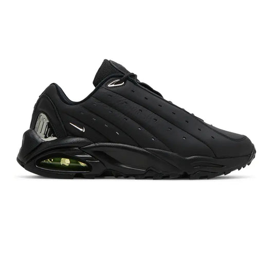 Nike-Hot-Step-Air-Terra-X-Drake-NOCTA-Triple-Black-2022-1
