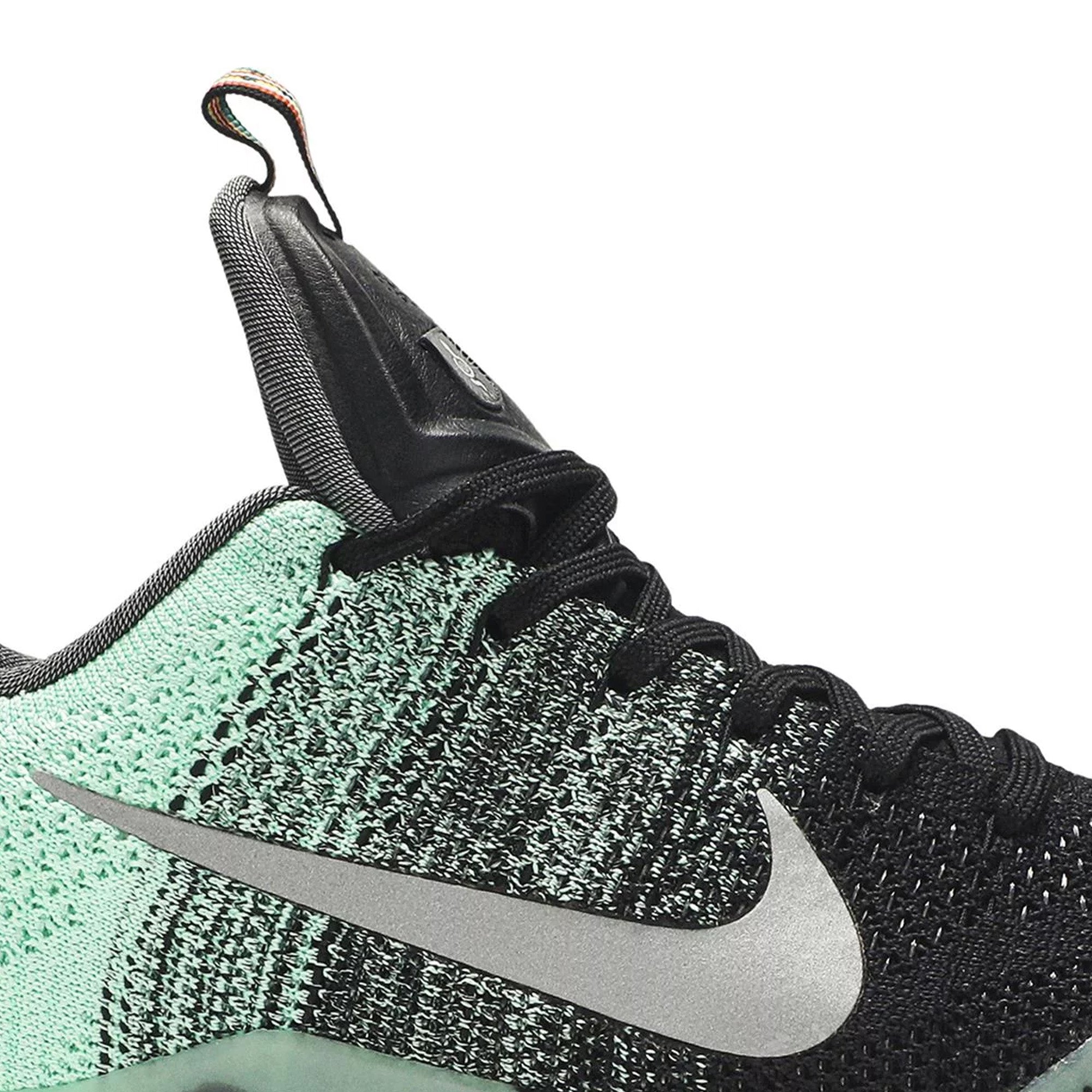 Nike-Kobe-11-Elite-Low-All-Star-2016-swoosh