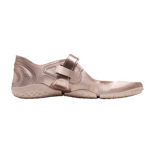 nike_rift_satin_skims_silt_red_womens_2026_1