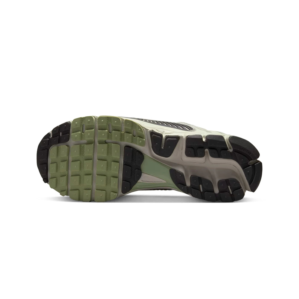 nike_zoom_vomero_5_cobblestone_flat_pewter_w_6