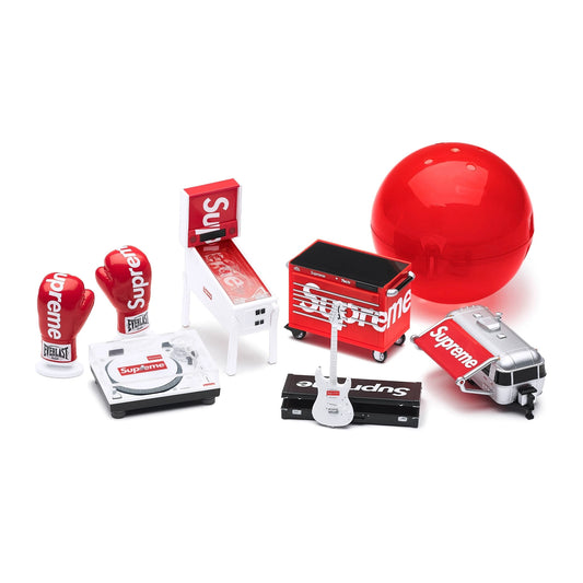 supreme_bandai_gashapon_mini_collectibles_single_blind_box_1